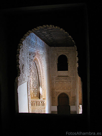 Desde una ventana de los Palacios Nazares en la Alhambra