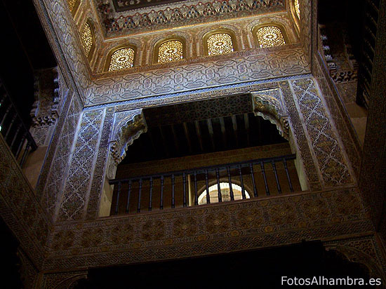 Galera de los Msicos vista desde la Sala de las Camas en la Alhambra