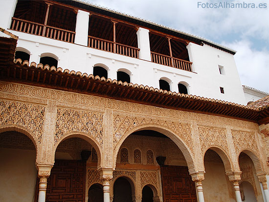 Patio de la Acequia del Generalife en la Alhambra