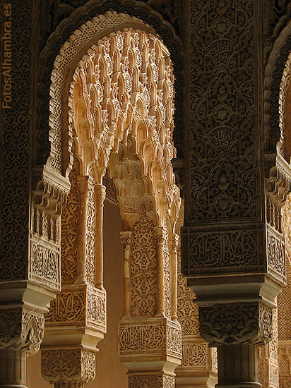 Columnas del Patio de los Leones de la Alhambra
